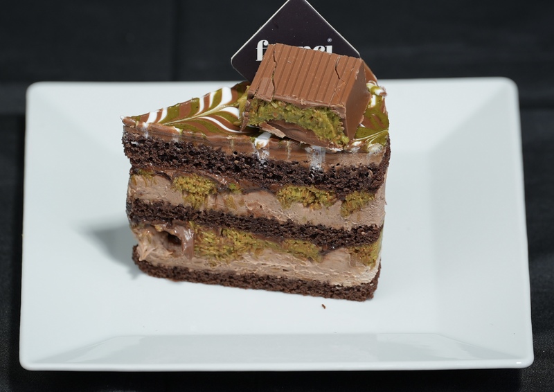 Dubai chocolate cake (slice)