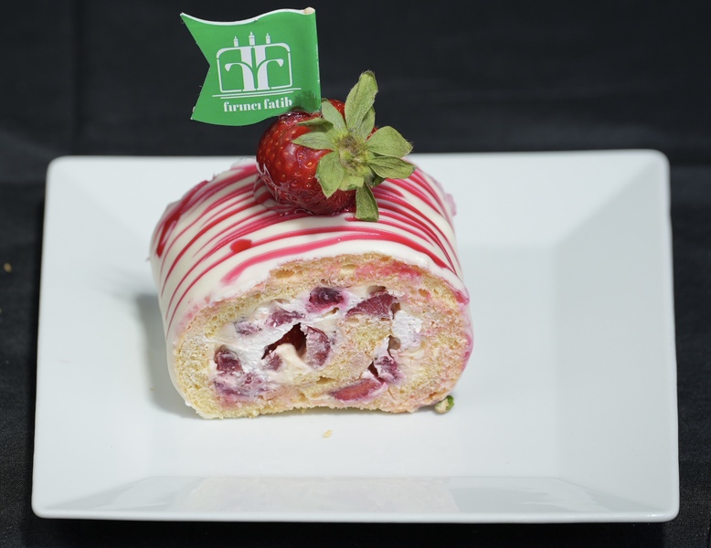 Strawberry Swiss Roll