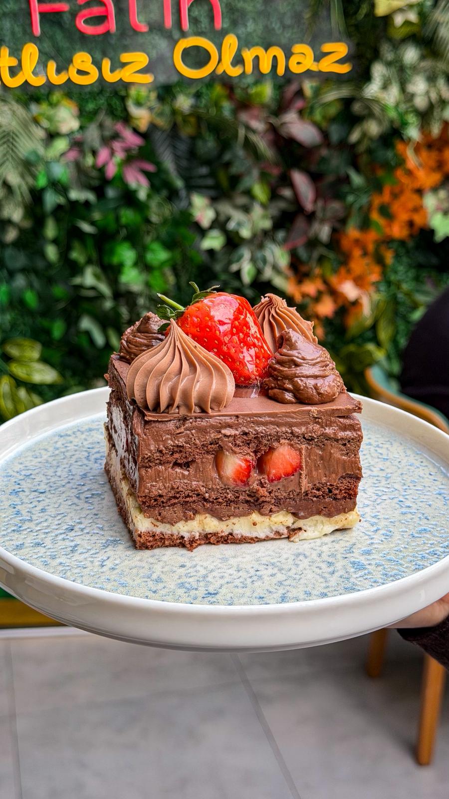 KitKat American cake
