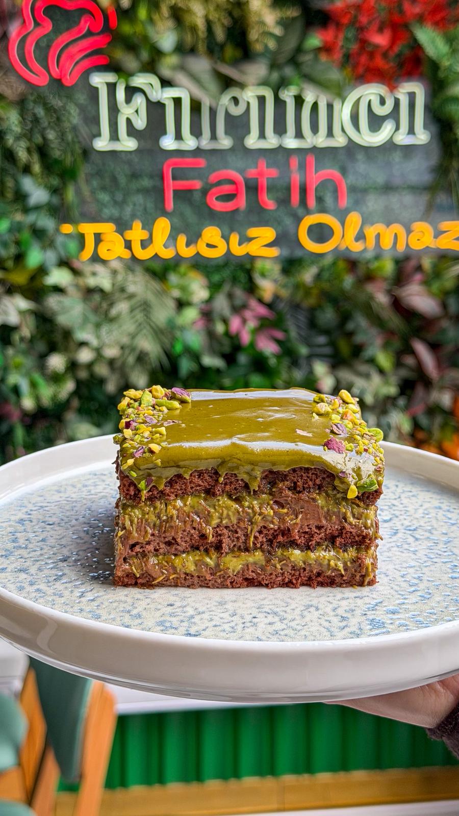 Antep Pistachio American Cake